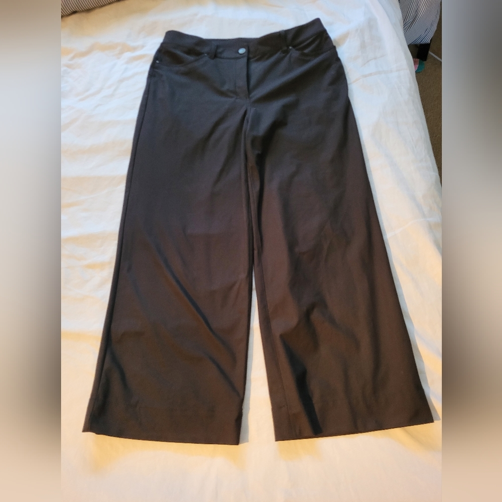 Lululemon city crops size 31